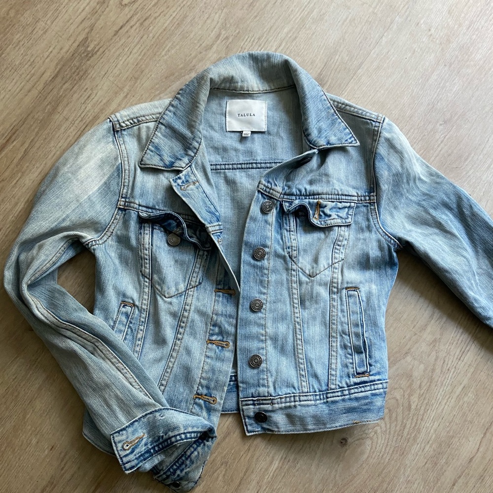 aritzia jean jacket xs